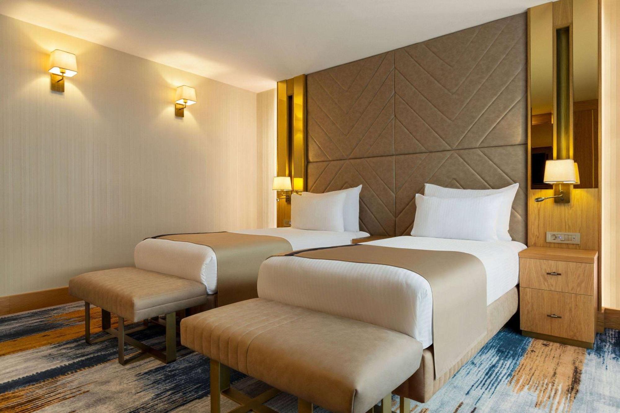 Days Inn By Wyndham Istanbul Bomonti מראה חיצוני תמונה