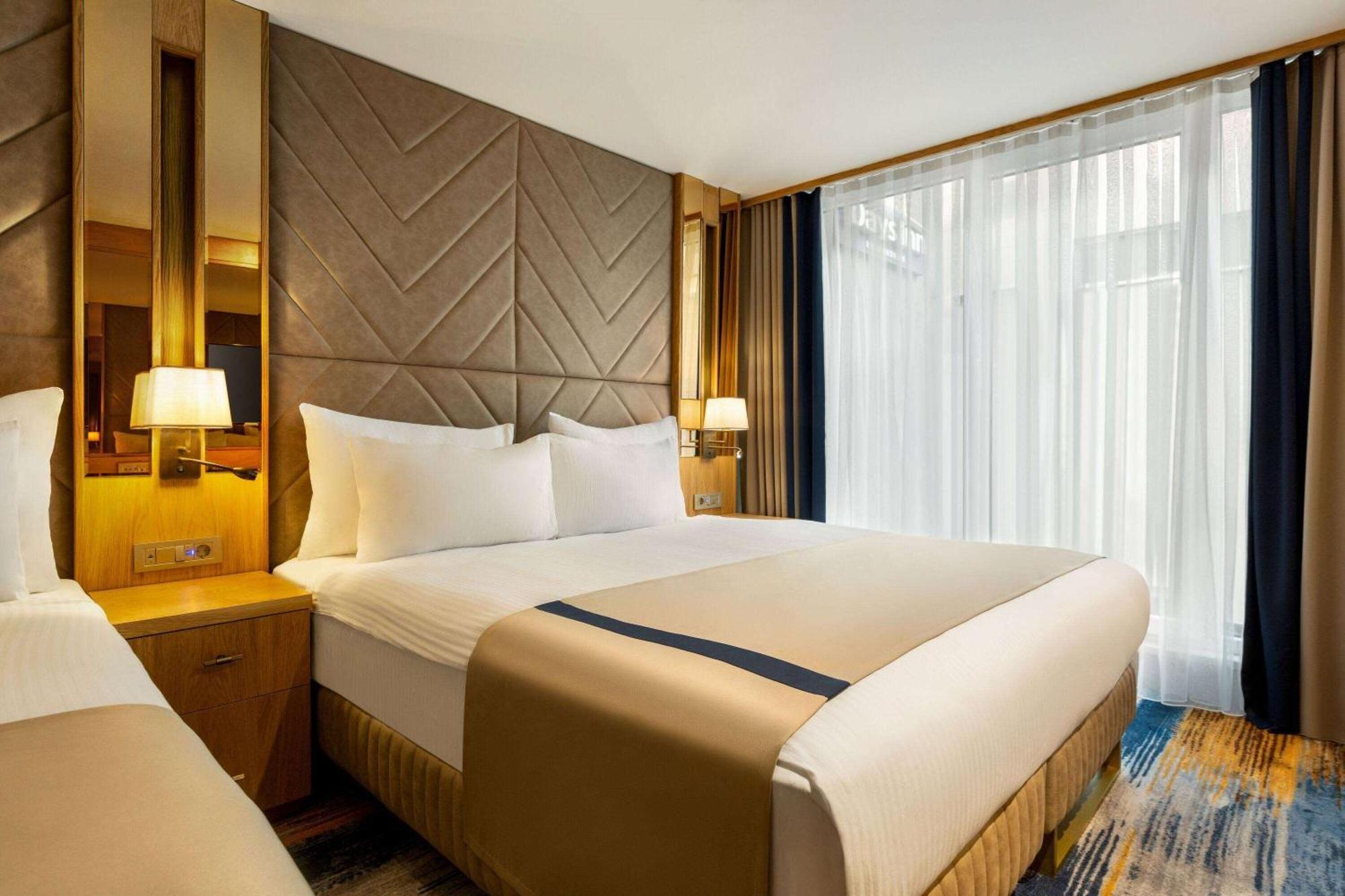Days Inn By Wyndham Istanbul Bomonti מראה חיצוני תמונה