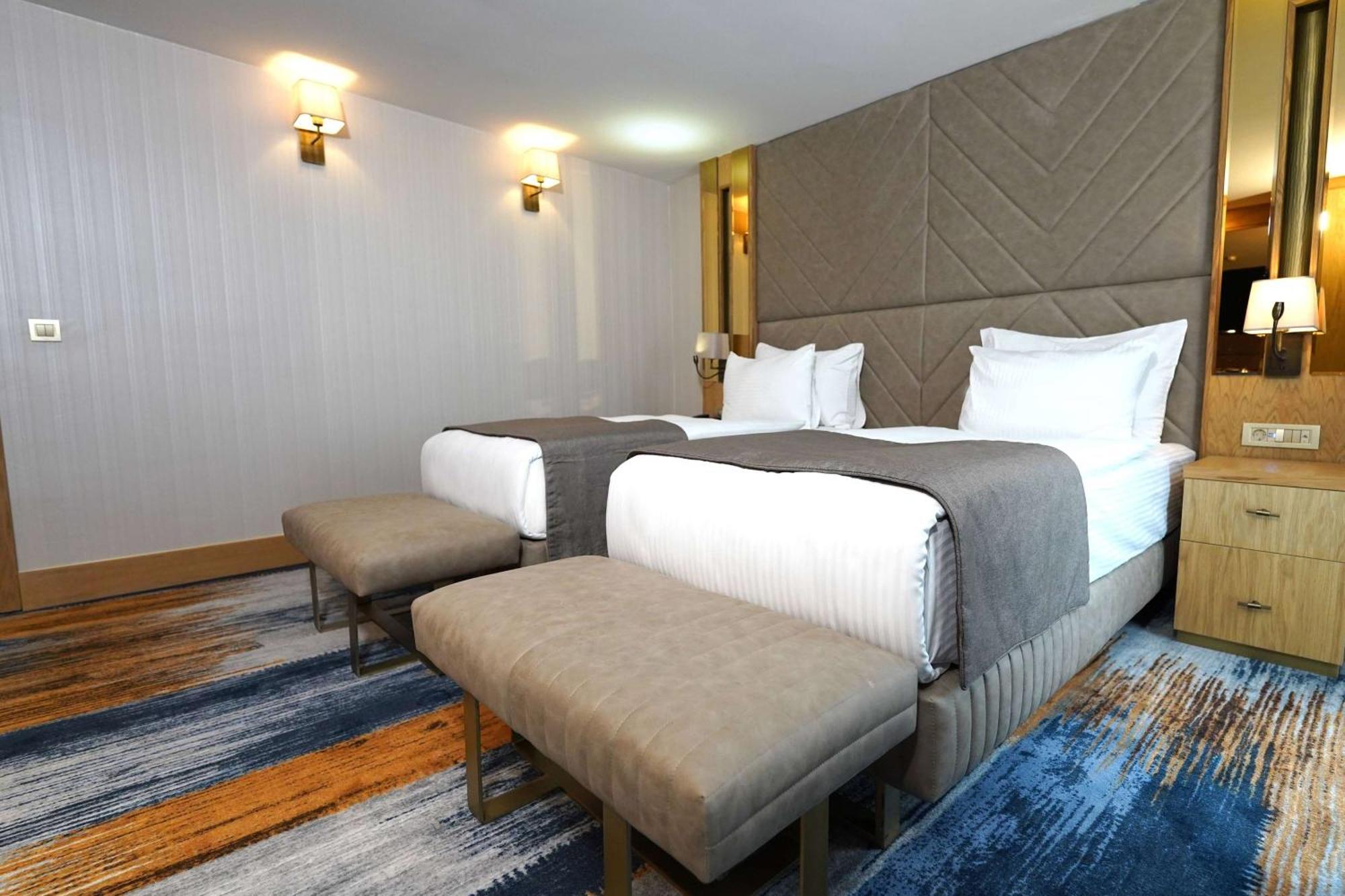 Days Inn By Wyndham Istanbul Bomonti מראה חיצוני תמונה