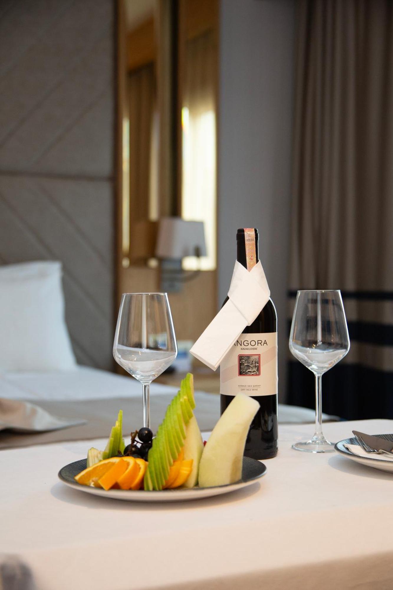 Days Inn By Wyndham Istanbul Bomonti מראה חיצוני תמונה
