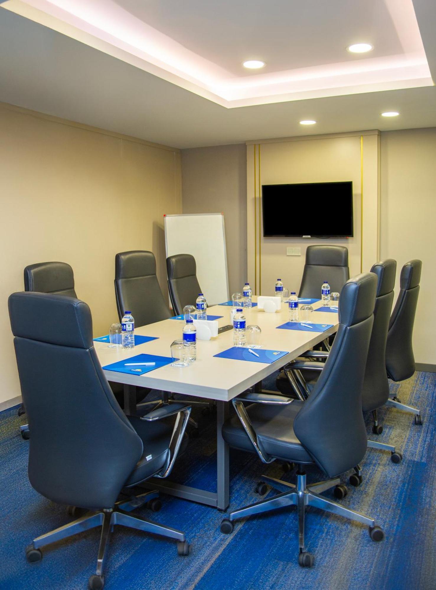 Days Inn By Wyndham Istanbul Bomonti מראה חיצוני תמונה